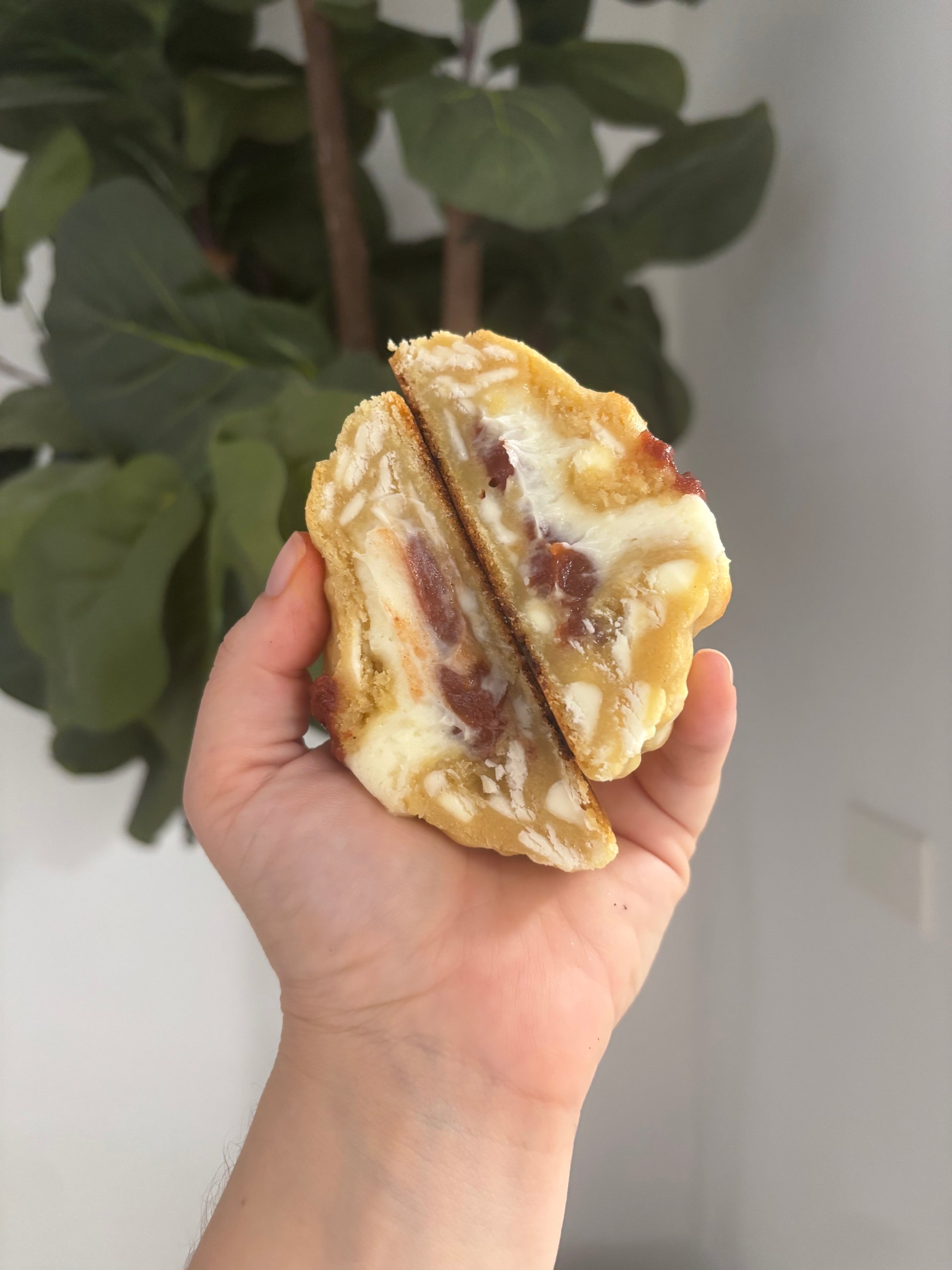 GUAVA CREAM COOKIE